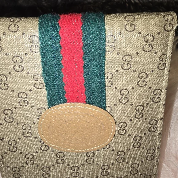 Vintage Gucci wallet or pouch featuring the iconic GG Supreme - Picture 3 of 11